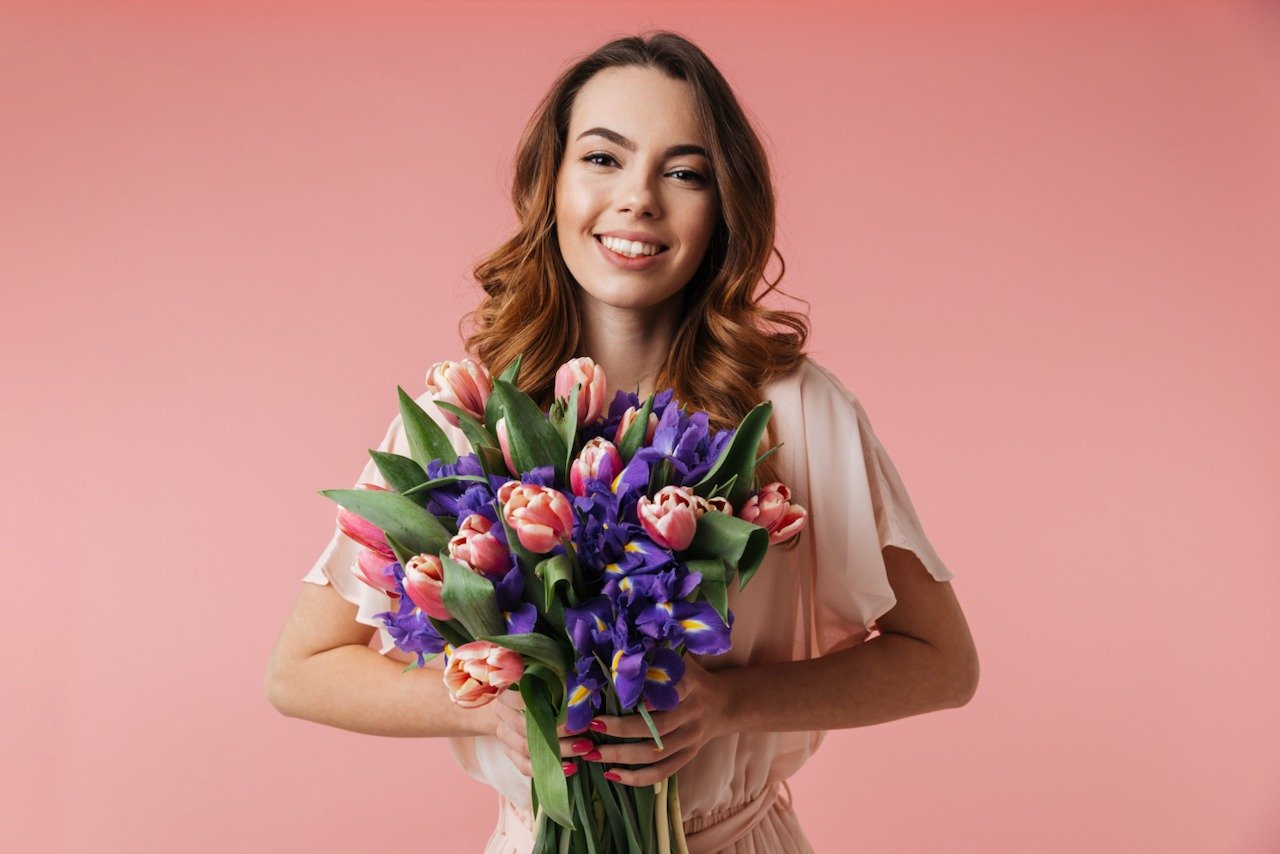 Darum sollten auch Frauen in einer Partnerschaft Blumen verschenken…